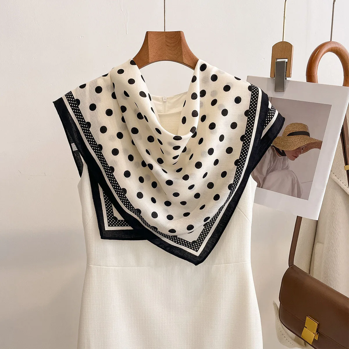 Luxury Polka Dot Printed Squar - Silk Neck Scarf reseña y precio