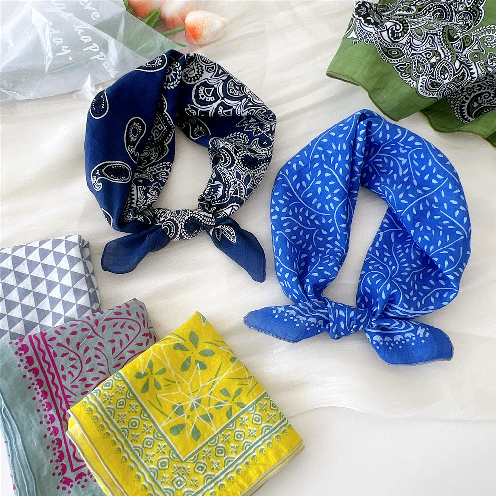Luxury Floral Print Cotton Lin - Ascot Neck Scarf reseña y precio
