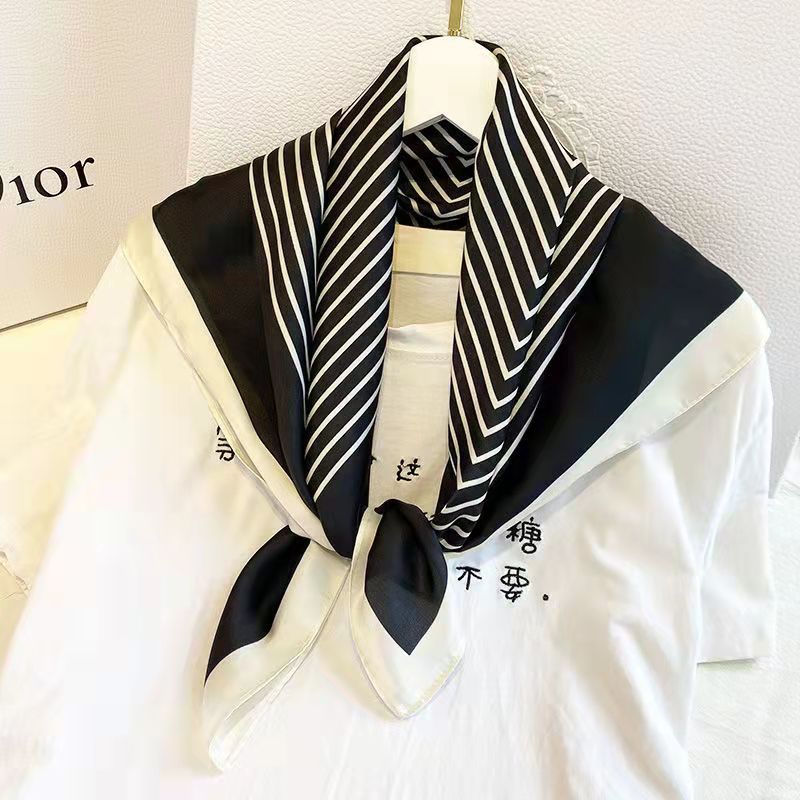 Fashion Square 70cm Black and  - Silk Tie Striped reseña y precio